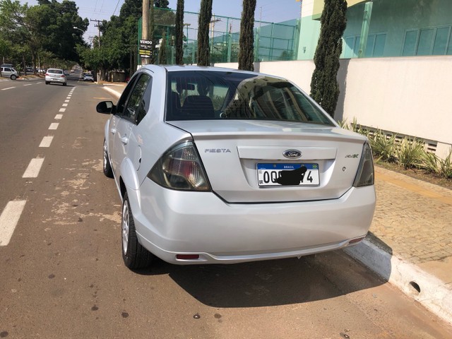 FIESTA SEDAN 1.0