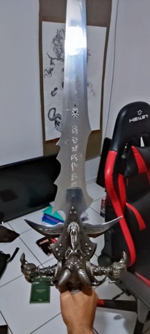 Espada  Frostmourne Lich King tamanho real - Foto 2