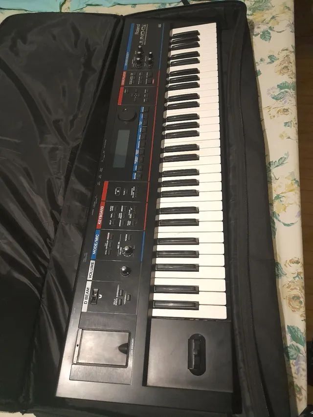 Roland Juno Di