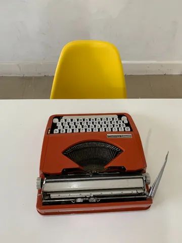 Máquina de escrever Hermes Baby