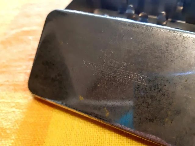 Caixa de metal antiga - Foto 3