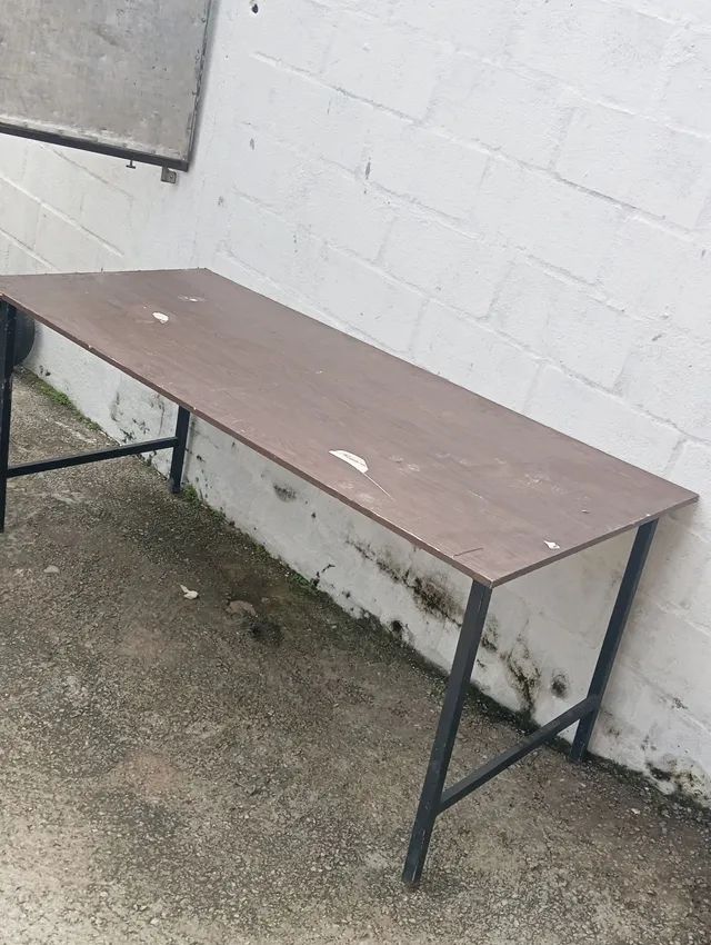 Mesa marrom 2 