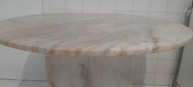 Mêsa de mármore. Antigo