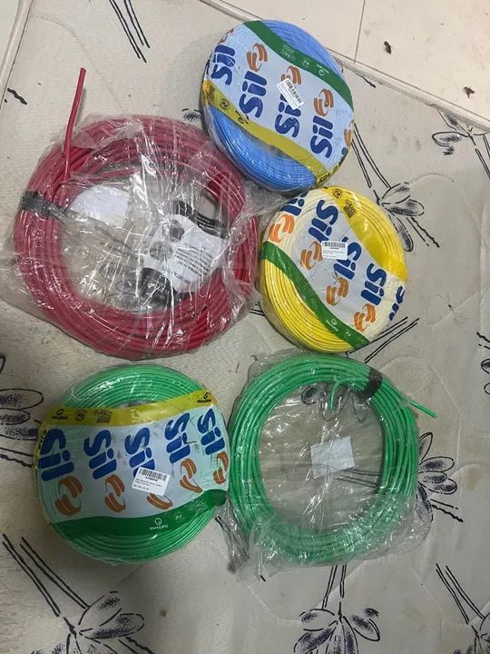 Vendo 3 rolos de fio da marca Sil - Foto 2