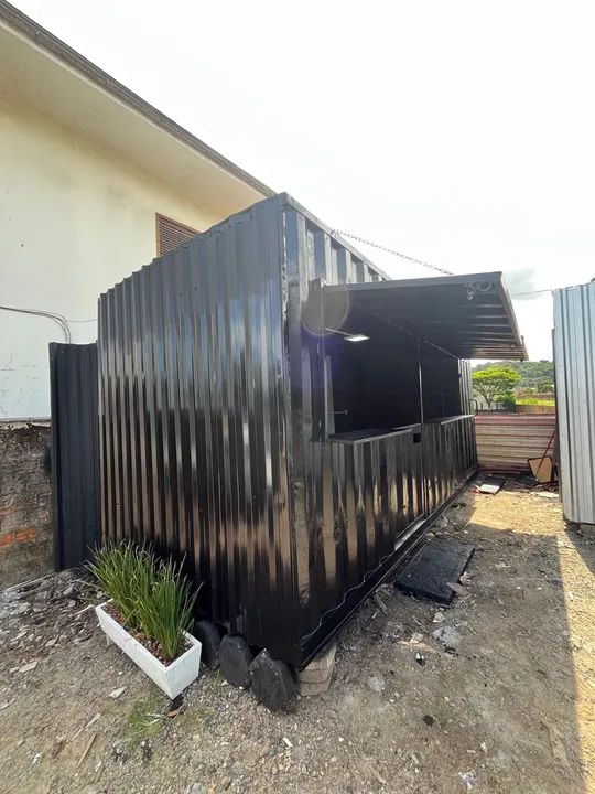 Container-comercial-aceito carro.