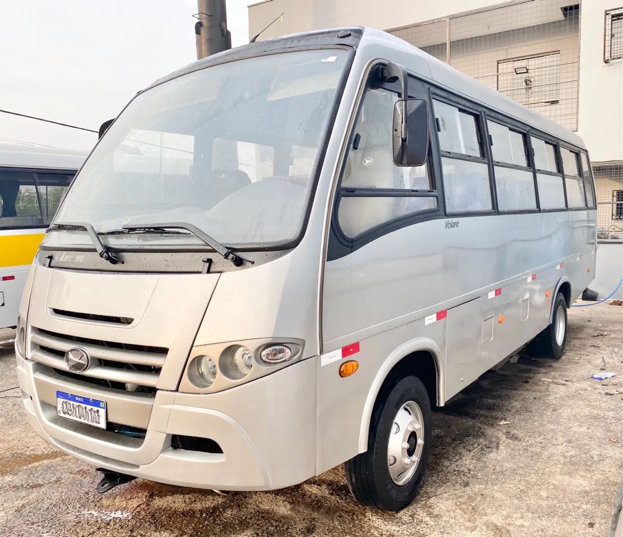 Micro ônibus Volare Attack 8 - V8L ano 2018 com 23+2 Lugares 