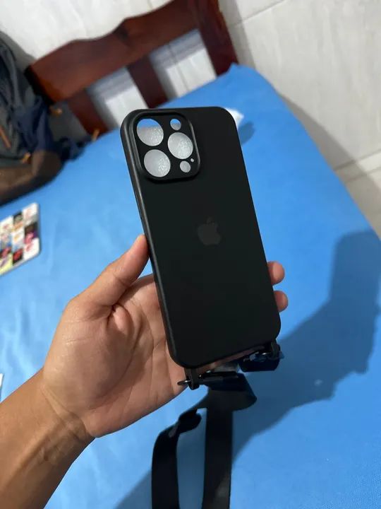 Capa iPhone 15 Pro Max com Alça - Foto 5
