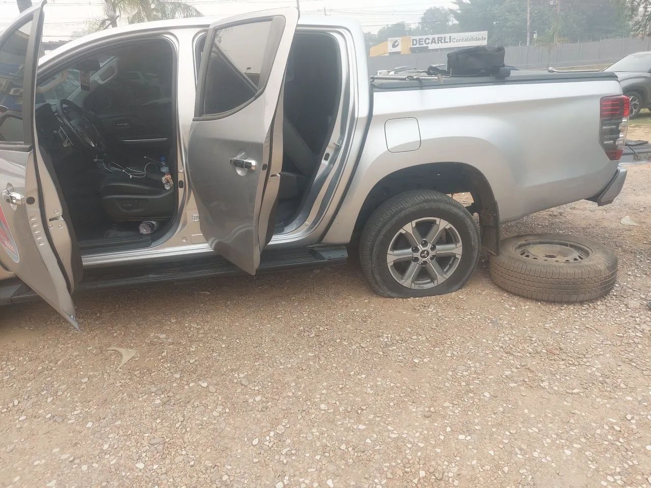 Socorro mecânico e borracharia 24h  - Foto 4