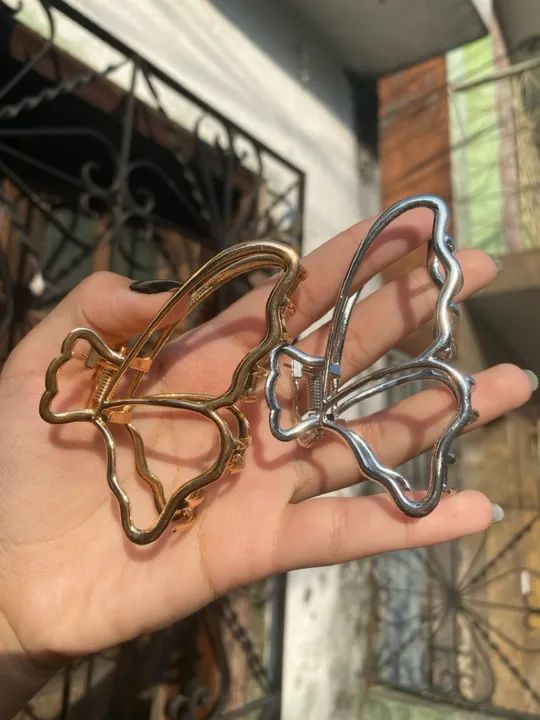 Presilhas de Cabelo Borboleta Dourada e Prata - Foto 2