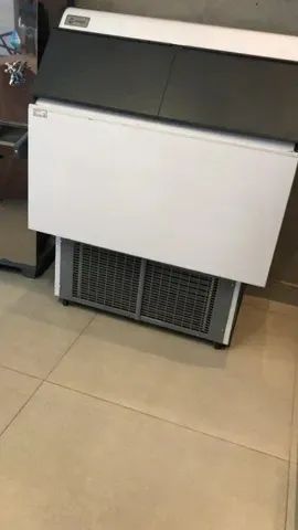 Maquina de Gelo Cubo