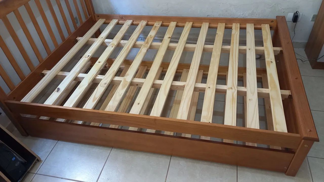 Cama 100% madeira - casal com auxiliar