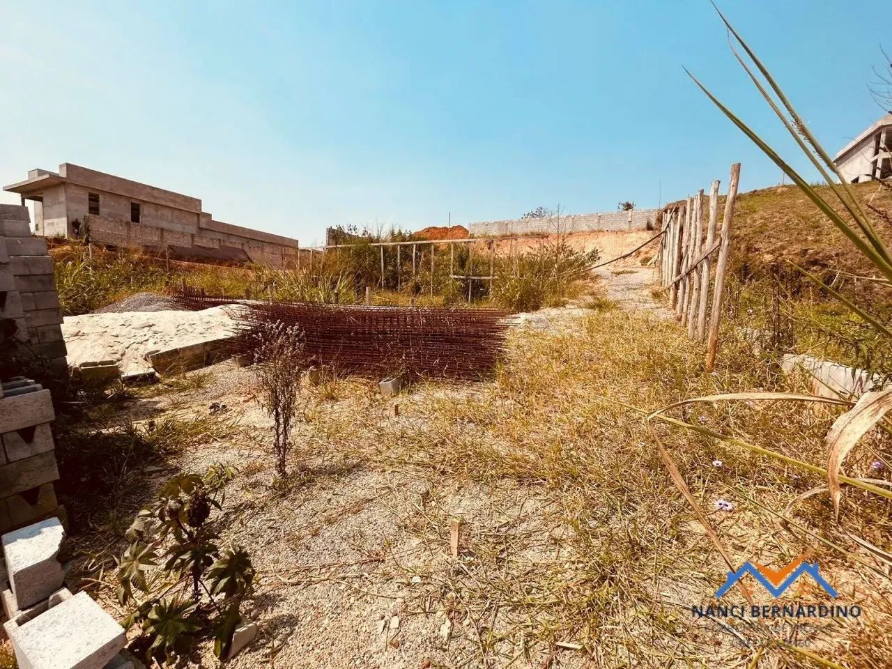 LINDO LOTE NO CONDOMINIO RESERVA IBIRAPITANGA ! CONFIRA - Foto 3