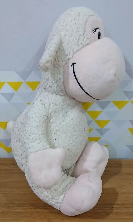 Ovelha de pelúcia Nestlé 38 cm - Foto 2