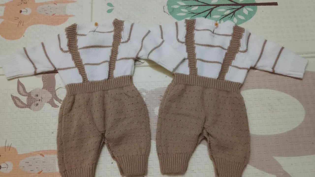 Macacão para gêmeos em tricô unissex ideal para bebês gêmeos . - Foto 3