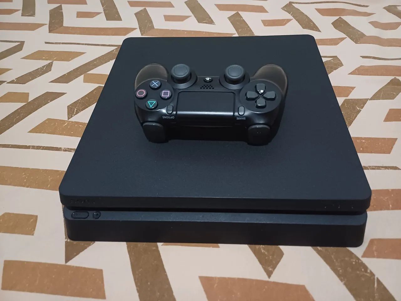 PS4 SLIM 1 TB - Foto 3