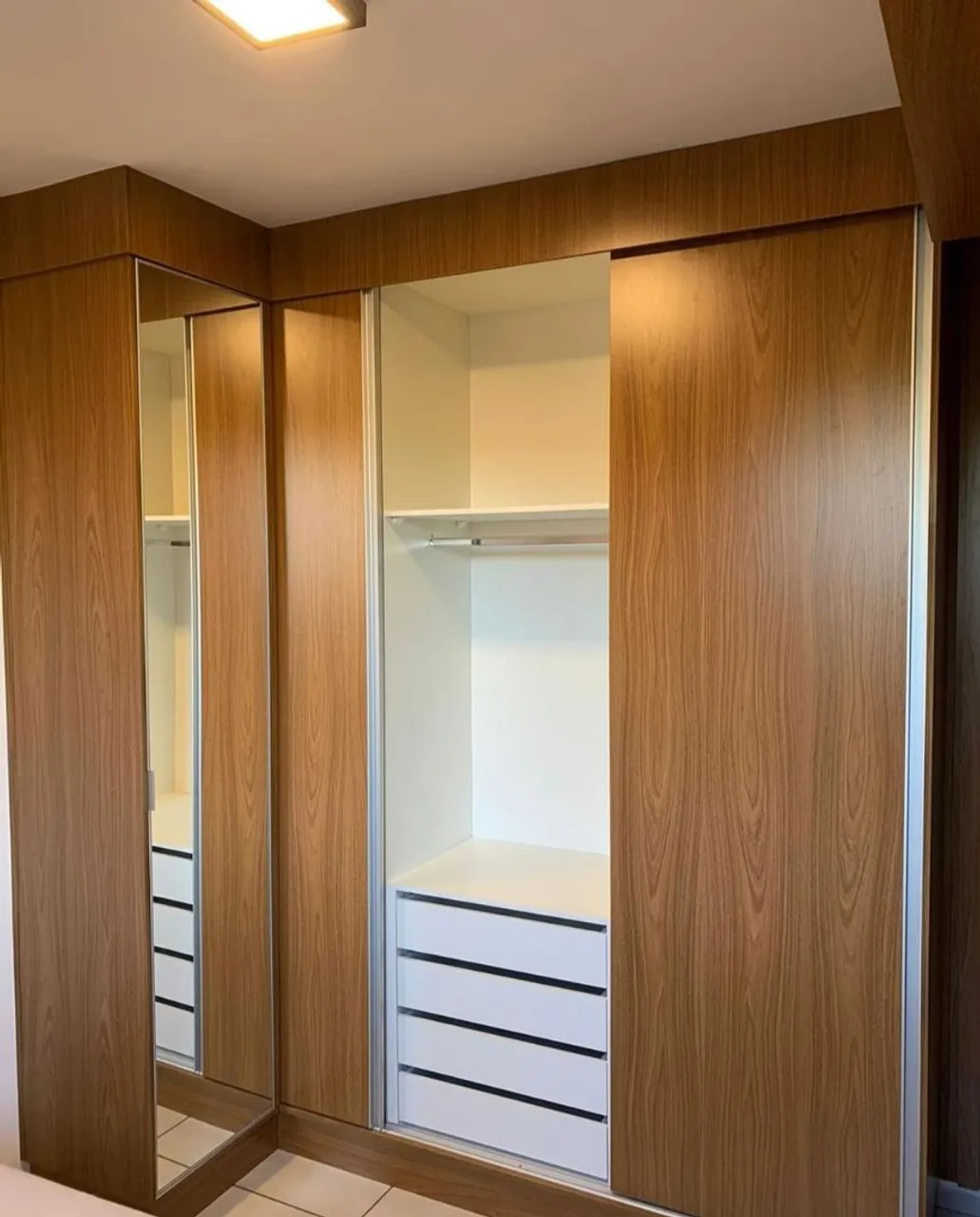 Guarda Roupas Em L Com Portas De Correr