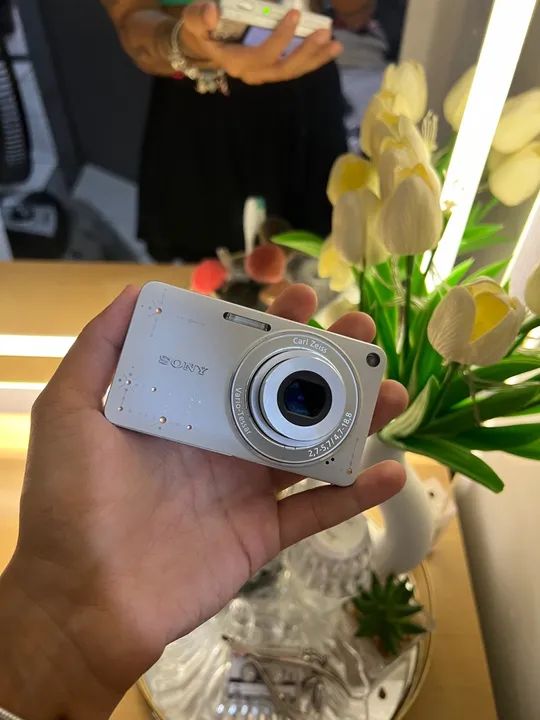 Câmera digital sony cybershot rara com strass  - Foto 2
