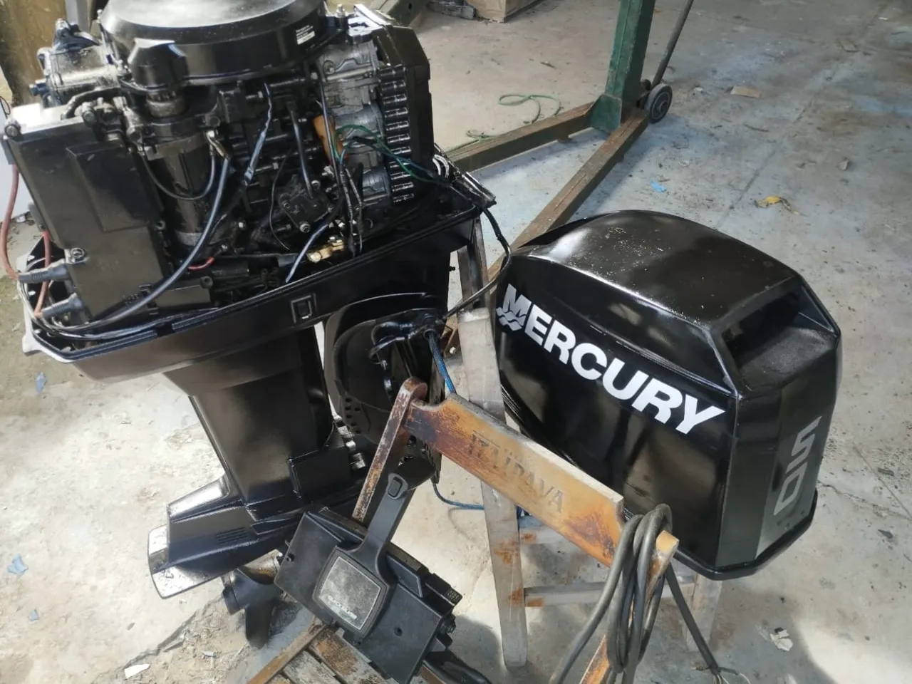 Motor de popa mercury
