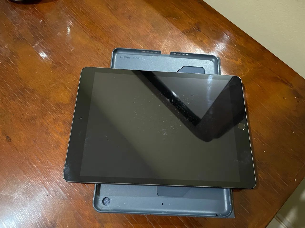 iPad 64 Gb 7 Gth - cinza espacial + Caneta ESR c/ palm reject  - Foto 2