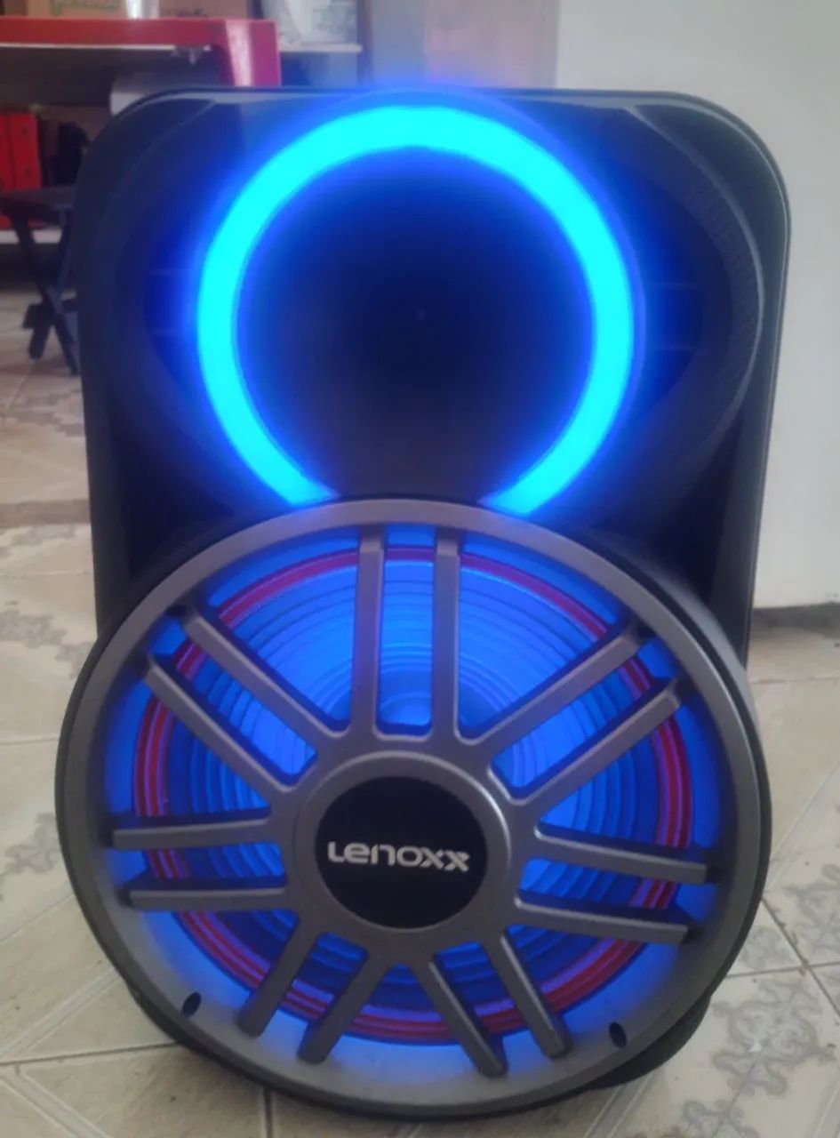 Caixa de Som Lenoxx com Iluminação LED
