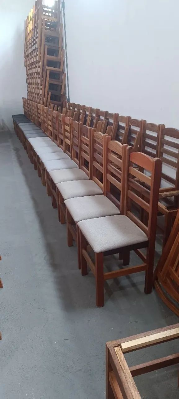 Cadeirasestofadas novas $ 220,00 todas em madeira maciça. Entregamos - Foto 6