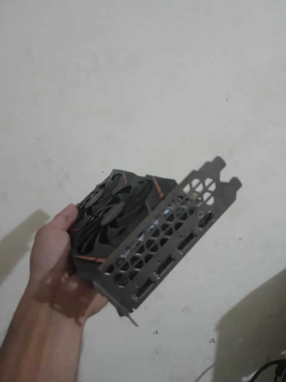 PLACA DE VIDEO RX 570 4GB GDDR5 FUNCIONANDO PERFEITAMENTE - Foto 4