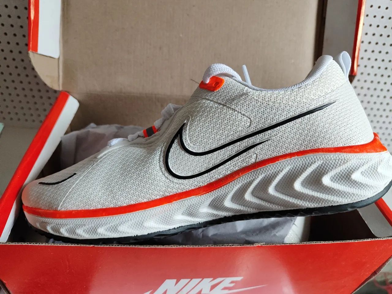 Tênis Nike Branco/Laranja - TAM 40 - Foto 2