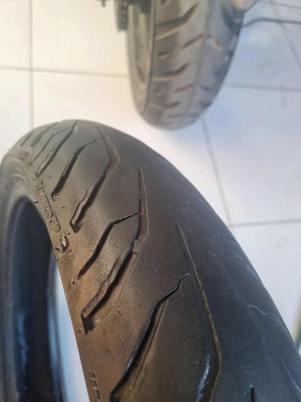 Vendo pneus para moto - Foto 3