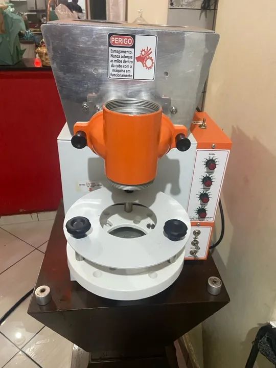 Máquina para fazer salgados 