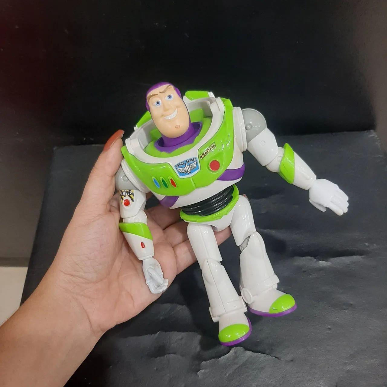Buzz Lightyear (está com alguns amarelados)
