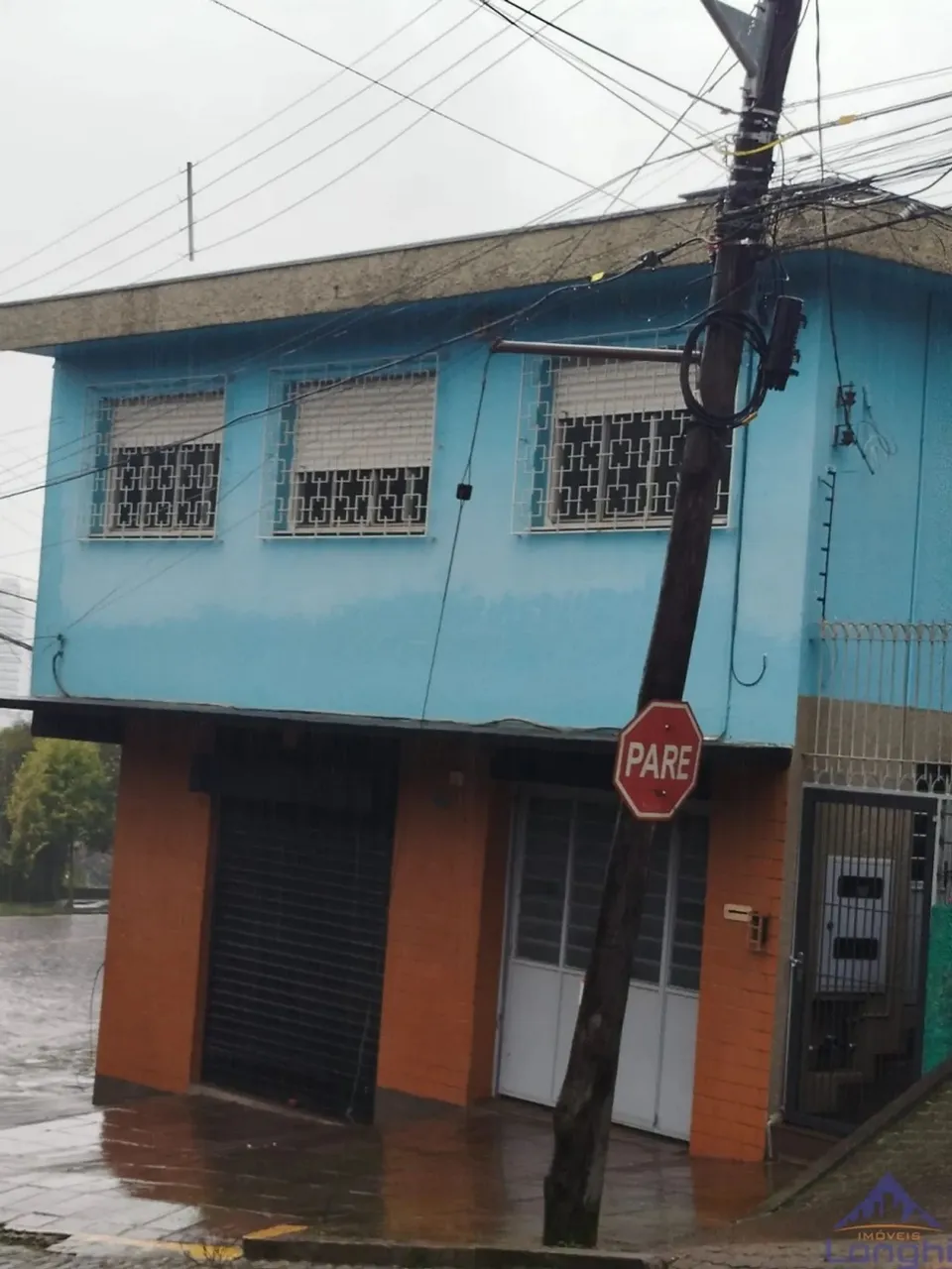 CASA RES/COM PAVIMENTO SUPERIOR