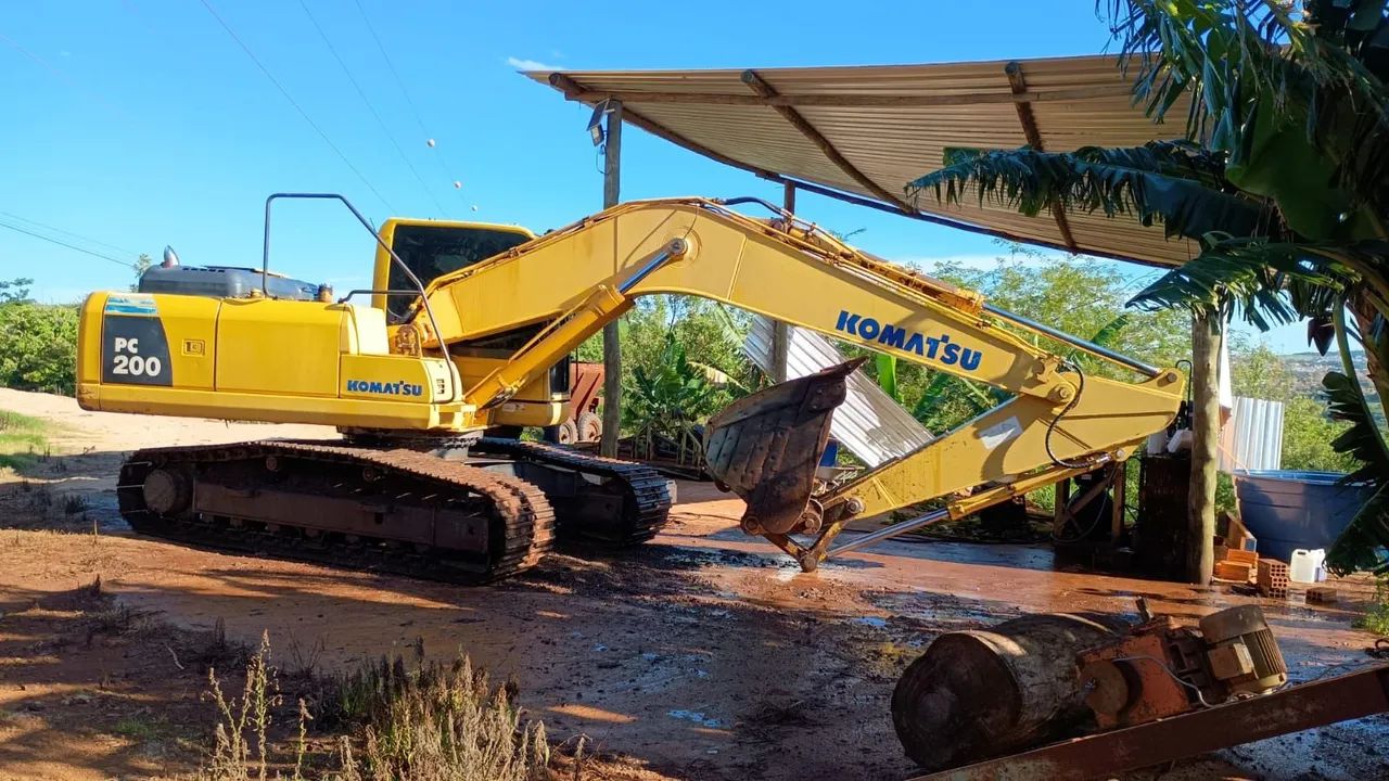 Escavadeira KOMATSU PC200 - Foto 3
