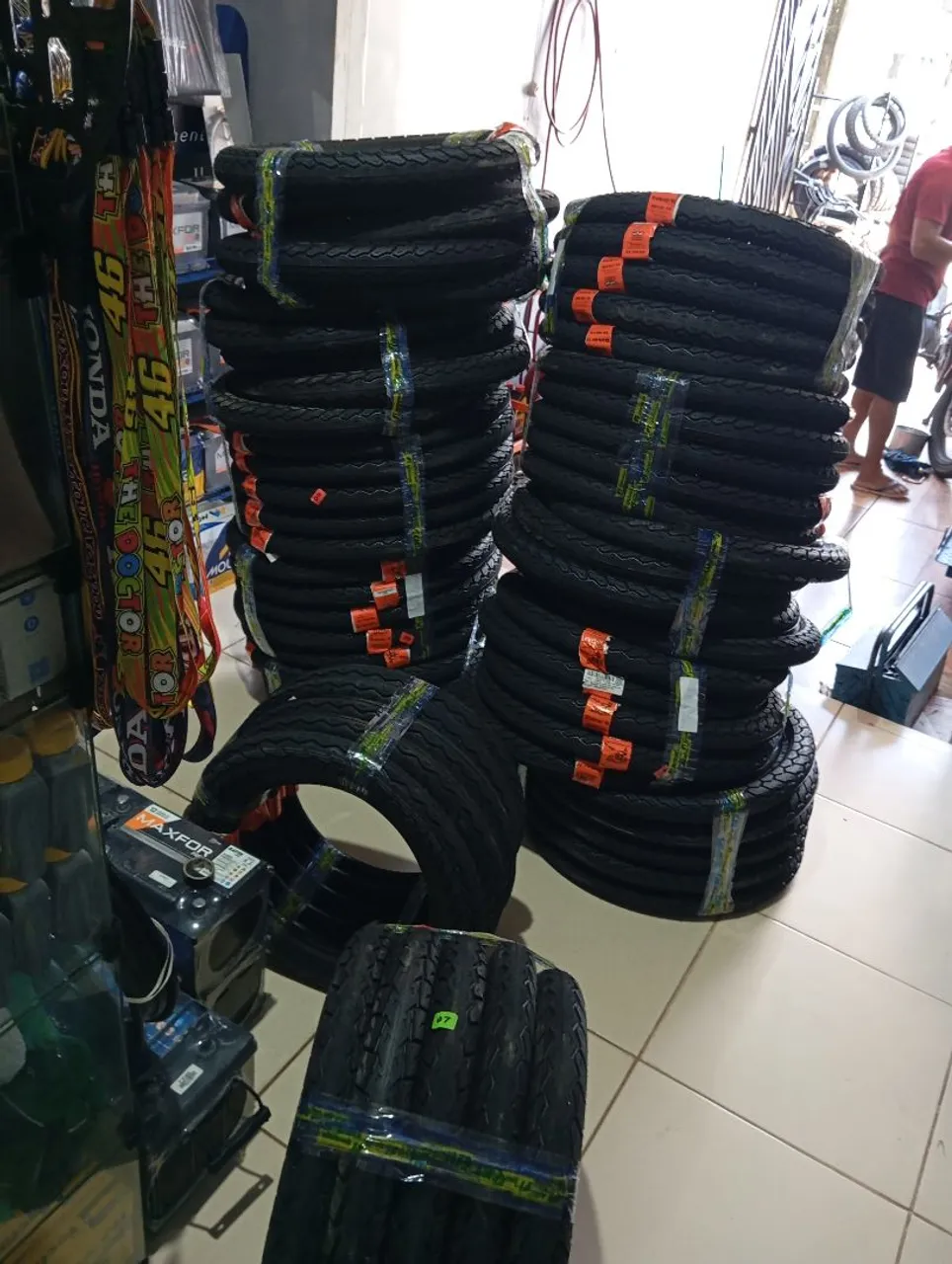 Pneu fan titan Levorin 90/90-18