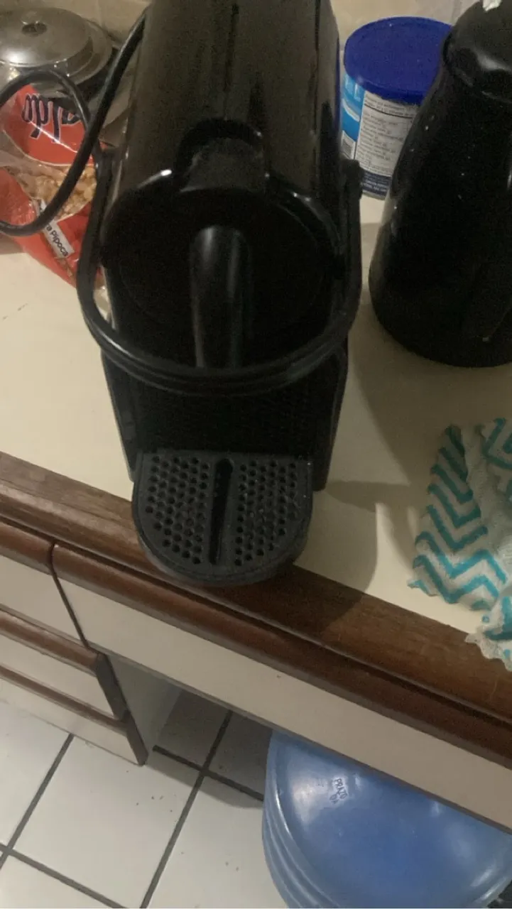 Cafeteira Elétrica Nespresso Compacta