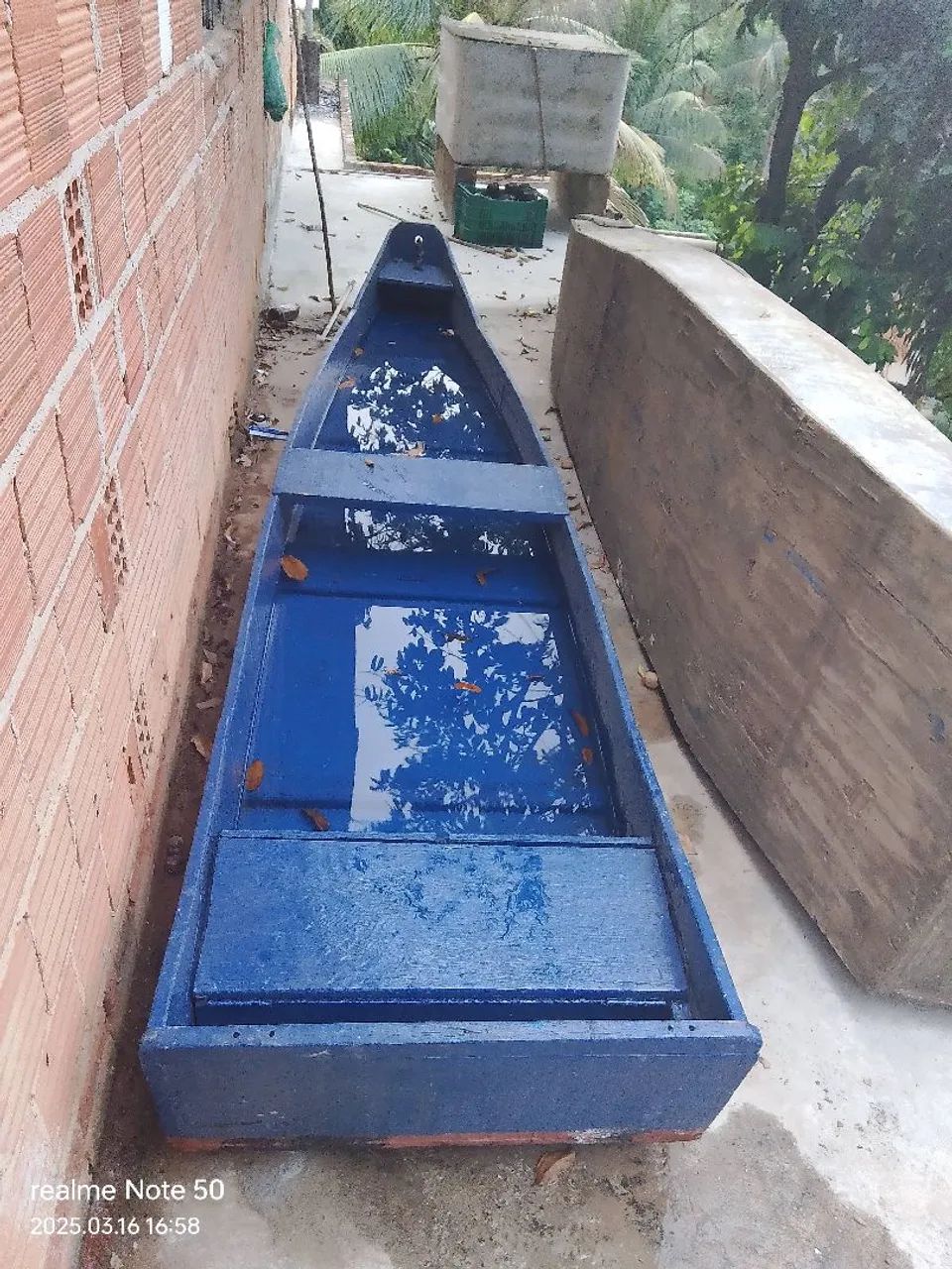 Barco de madeira azul - Foto 4