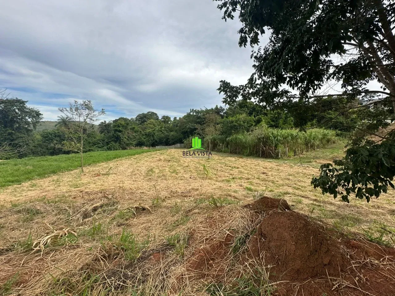 Lote à Venda em Condomínio Fechado - 1.079 m²