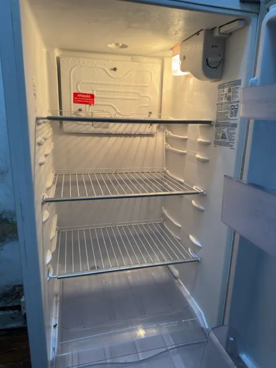 Geladeira Eletrolux 260l ótimo estado