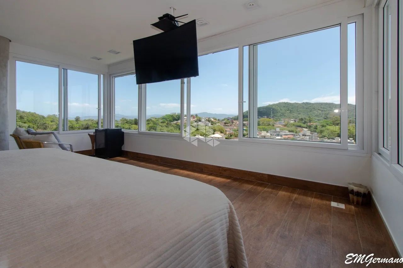CASA EM CONDOMINIO EM SANTO ANTONIO DE LISBOA