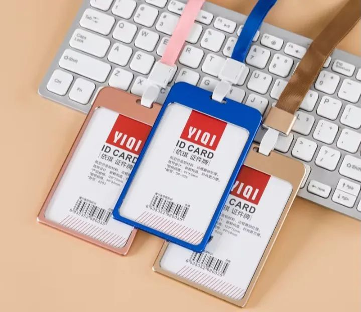 Kit com 15 Porta crachá, em liga de alumínio. - Foto 2