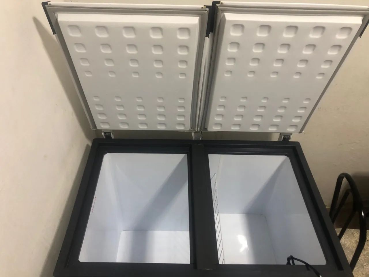 FREEZER/CONSERVADOR ESMALTEC 325 LITROS,2 PORTAS ATÉ 7 REGULAGEM