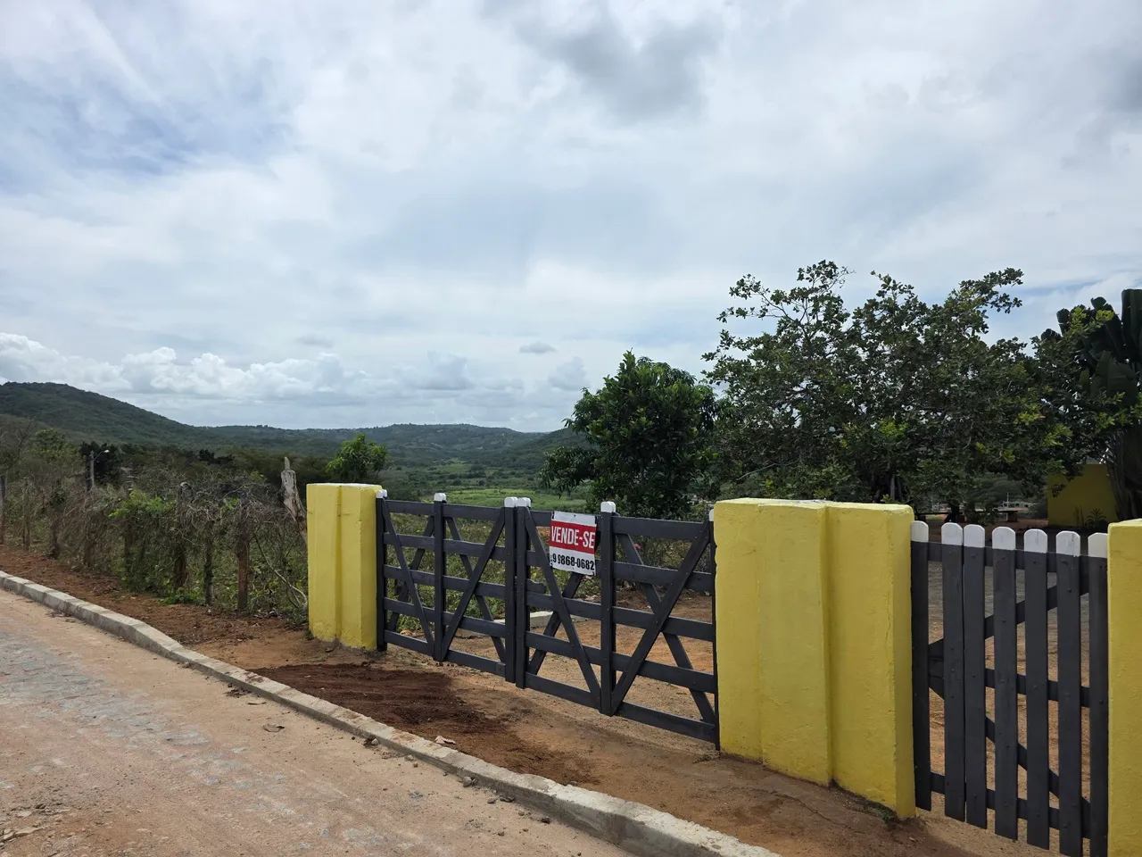 Sítio com piscina, ótima localização