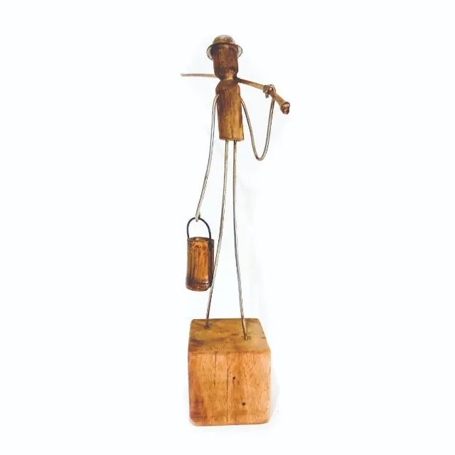 Escultura Rústica de Pescador - Arte Sustentável e Cheia de História - Foto 6