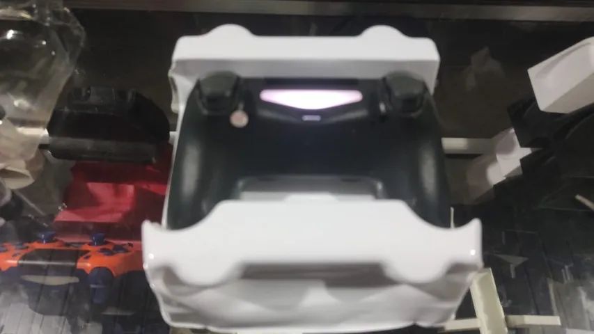CONTROLE SEM FIO PS4 PRETO JÁ VAI COM CABO DE CARGA E SINTONIA - Foto 5