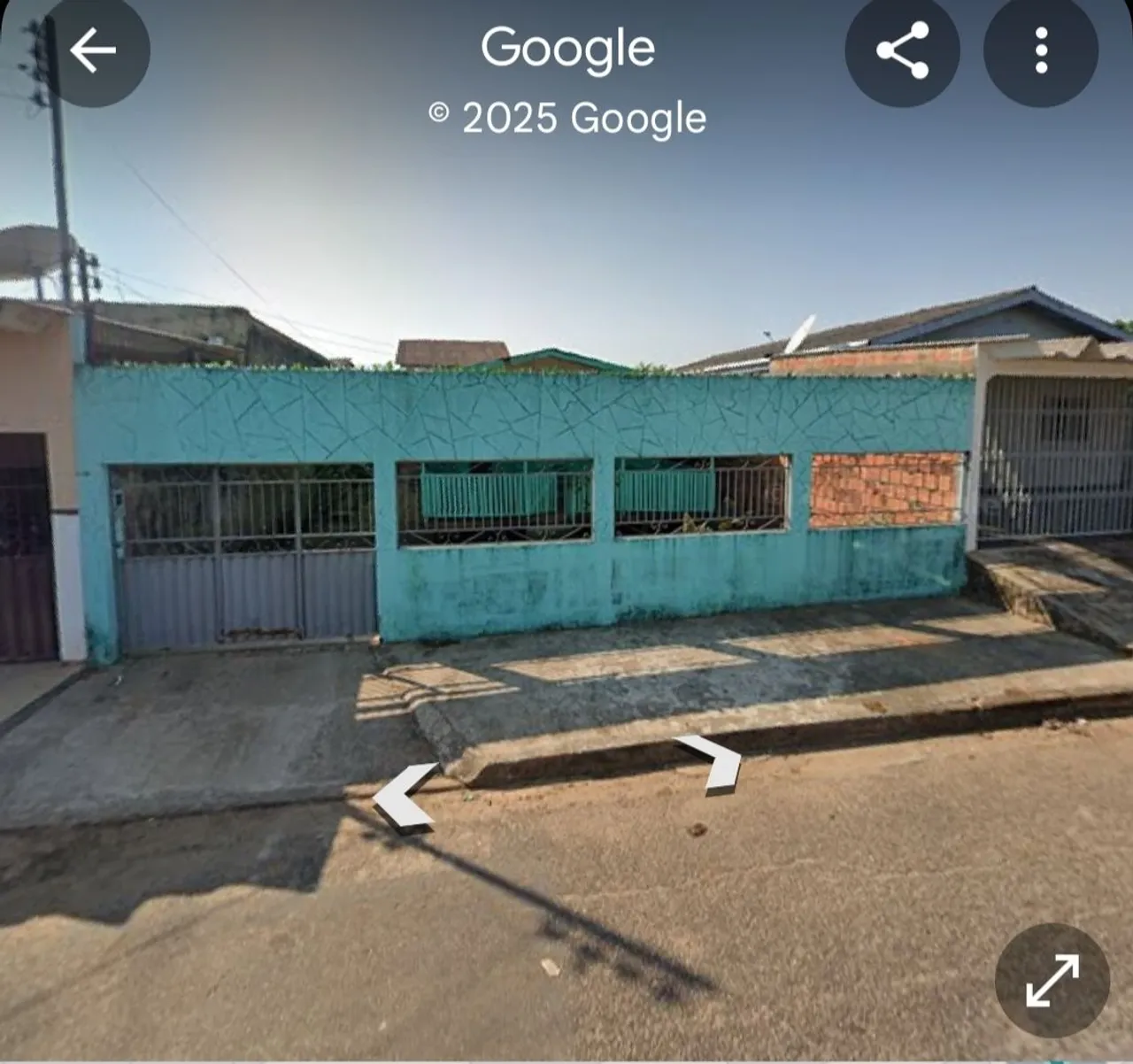 Casa em madeira: Vendo ou troco por carro.