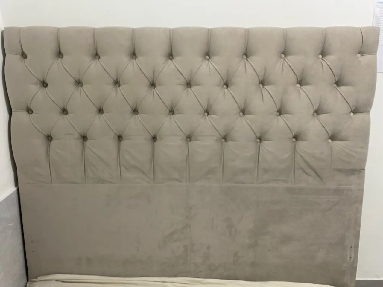Cabeceira de Cama Estofada Bege
