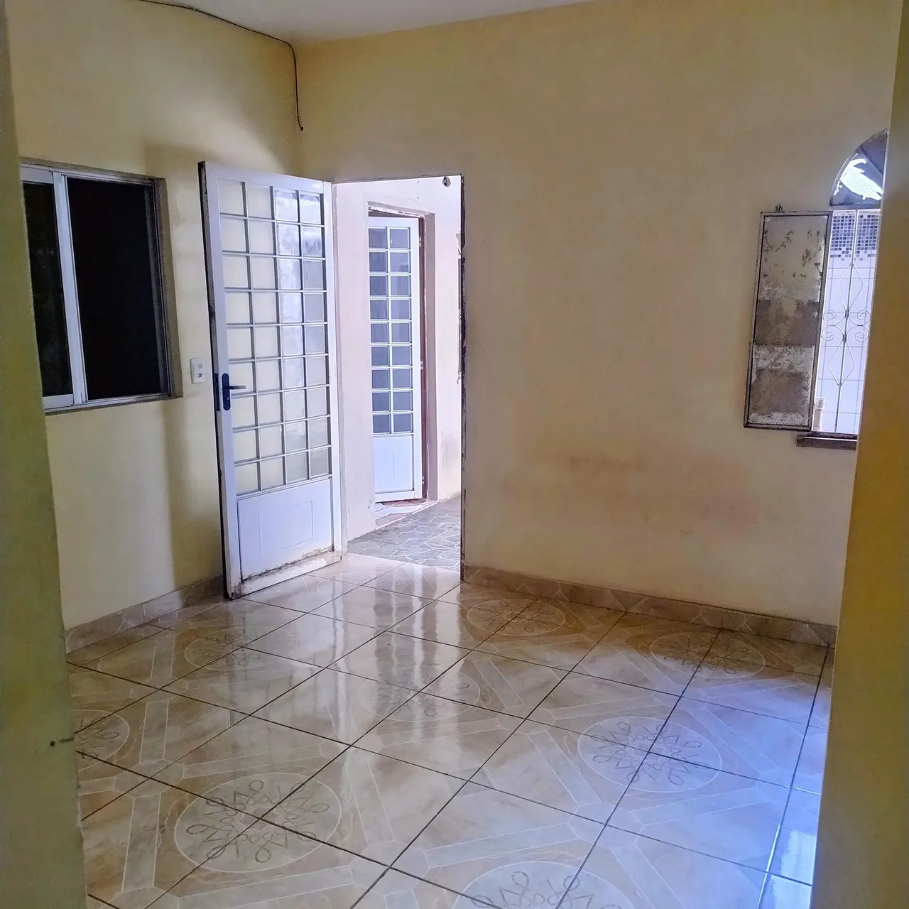 ALUGO CASA TIPO AP C/ 02 QRTS em Alvorada - Manaus - AM