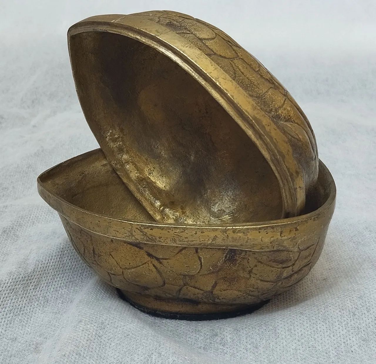 Porta jóias em bronze com formato de noz - Foto 4