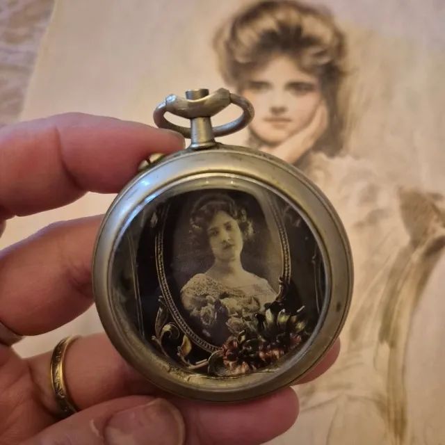 Ancient reliquary 264304360758147123