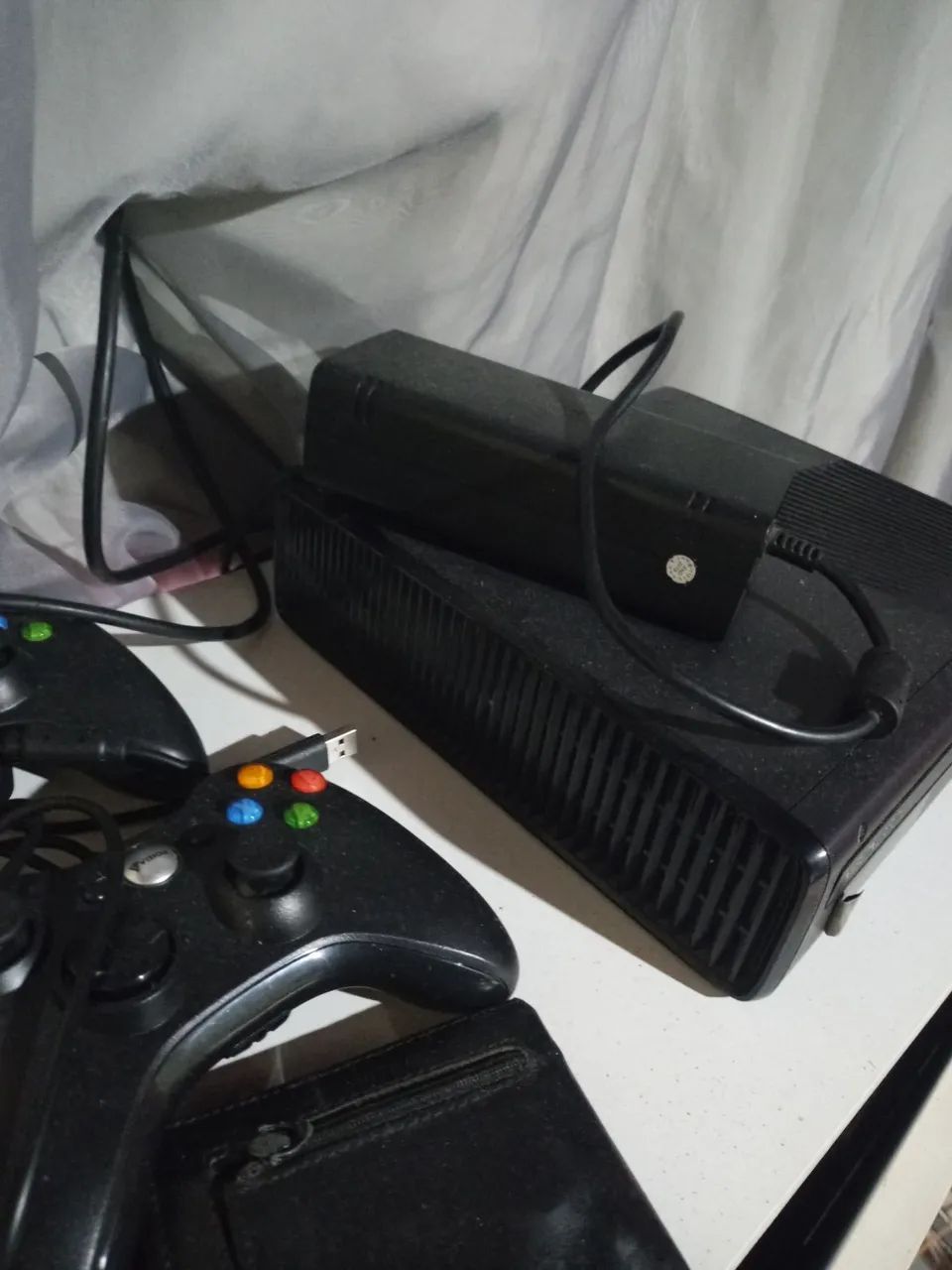 Vendo XBOX 360 COM 2 CONTROLO E MUITO JOGOS - Foto 2