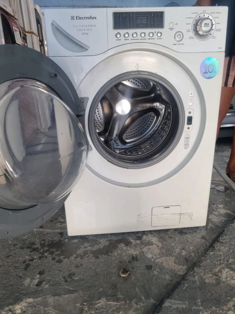 Vendo ótima lava e seca da eletrolux funcionando perfeitamente!!  - Foto 2